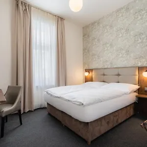 Ea Victoria 4*, Praga Repubblica Ceca